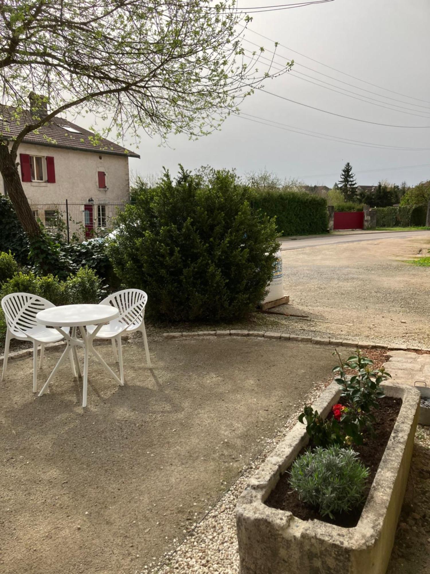 Le Temps Retrouve Hotel Rouvres-la-Chétive Exterior foto